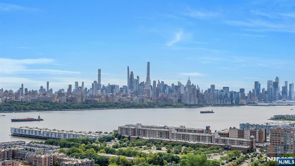 320 Adolphus Avenue #1009