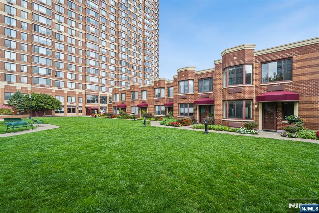 11 Gabriel Court UNIT 11, Paramus, NJ, 07652