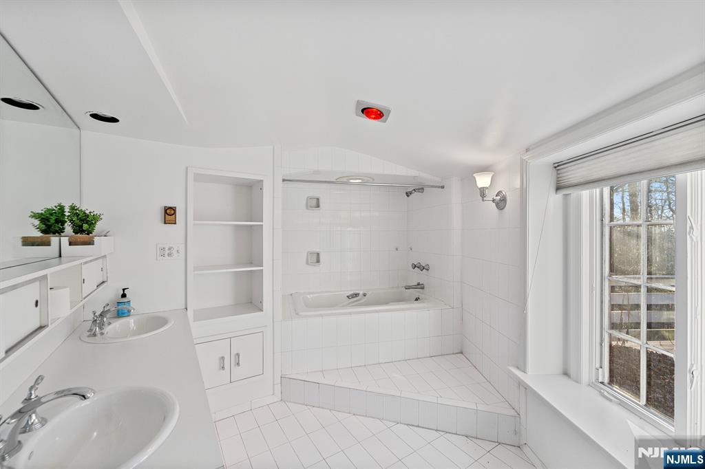 3 Lambs, Cresskill, NJ 07626 Listing Photo  30