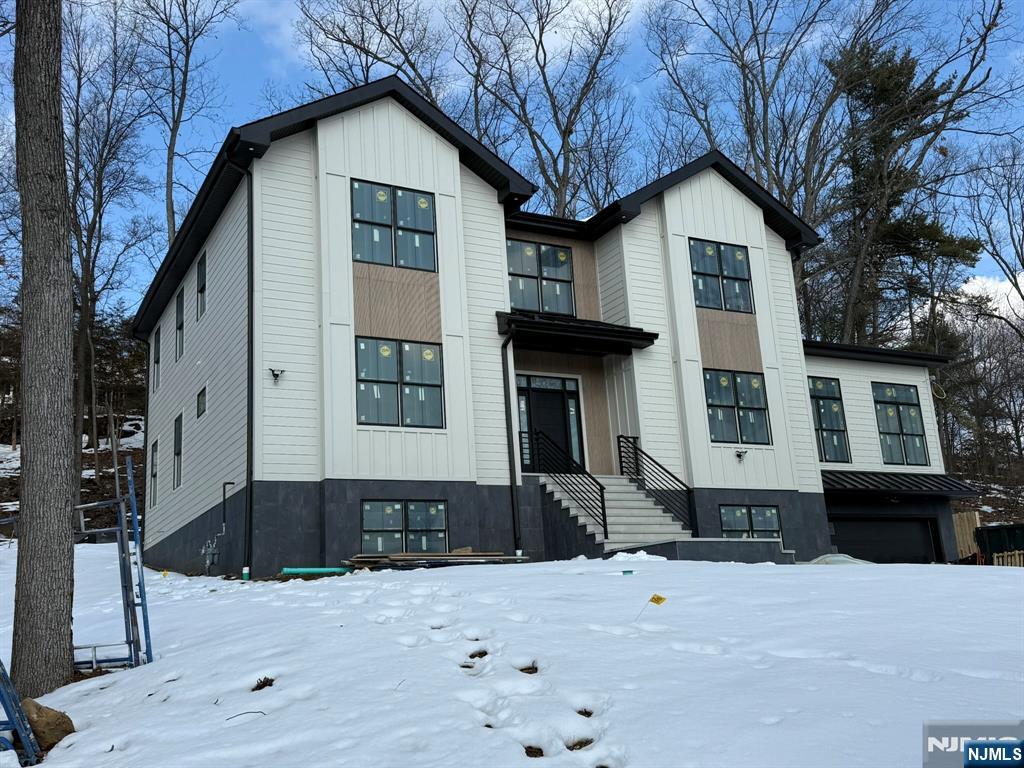 31 Collins Avenue, Closter, NJ, 07624