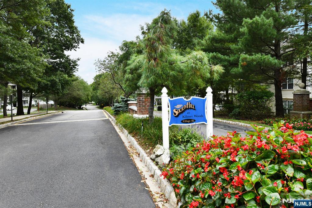 250 Larch Lane - Photo 3
