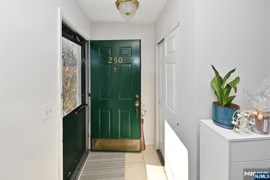 250 Larch Lane - Photo 4