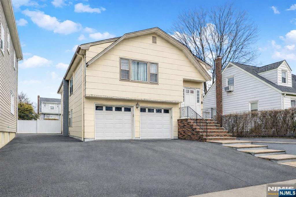 8 Mountainside Drive, Wayne, NJ, 07470