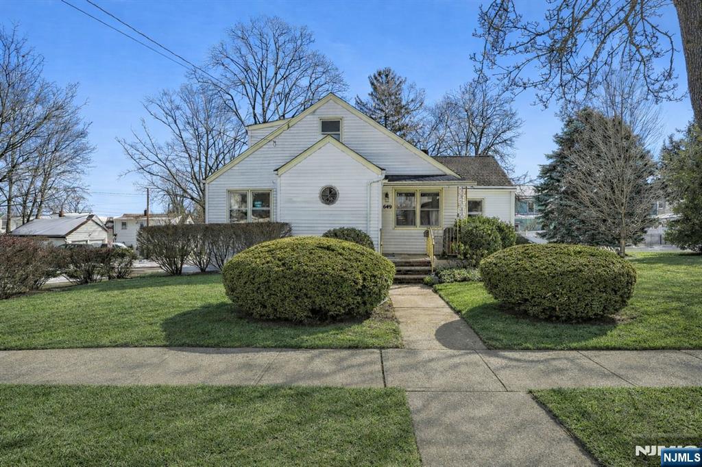 18 Lake Road, Upper Saddle River, NJ, 07458