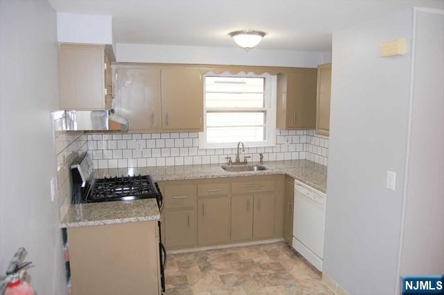 420 Kipp Avenue - Photo 2