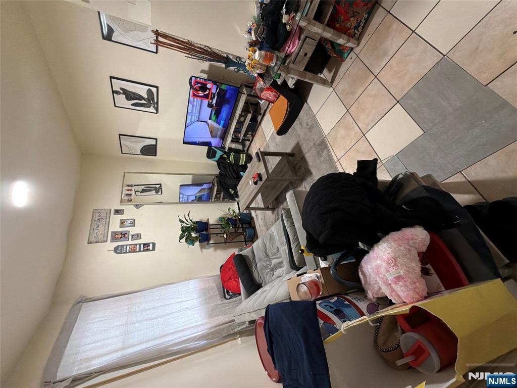 33 7th Street