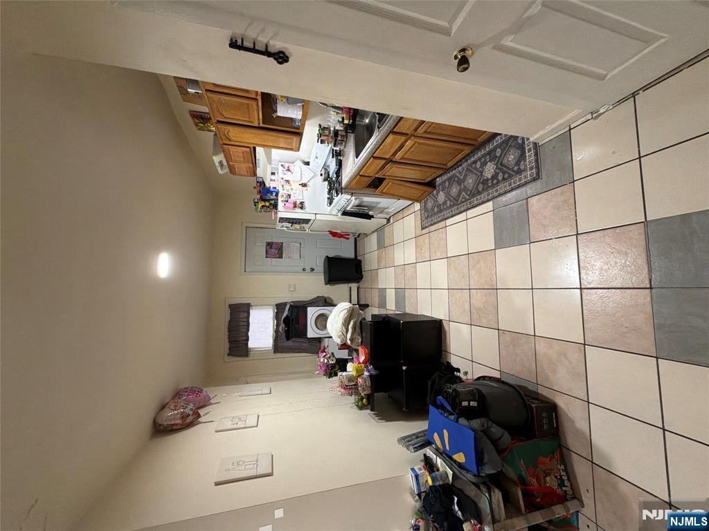 33 7th Street