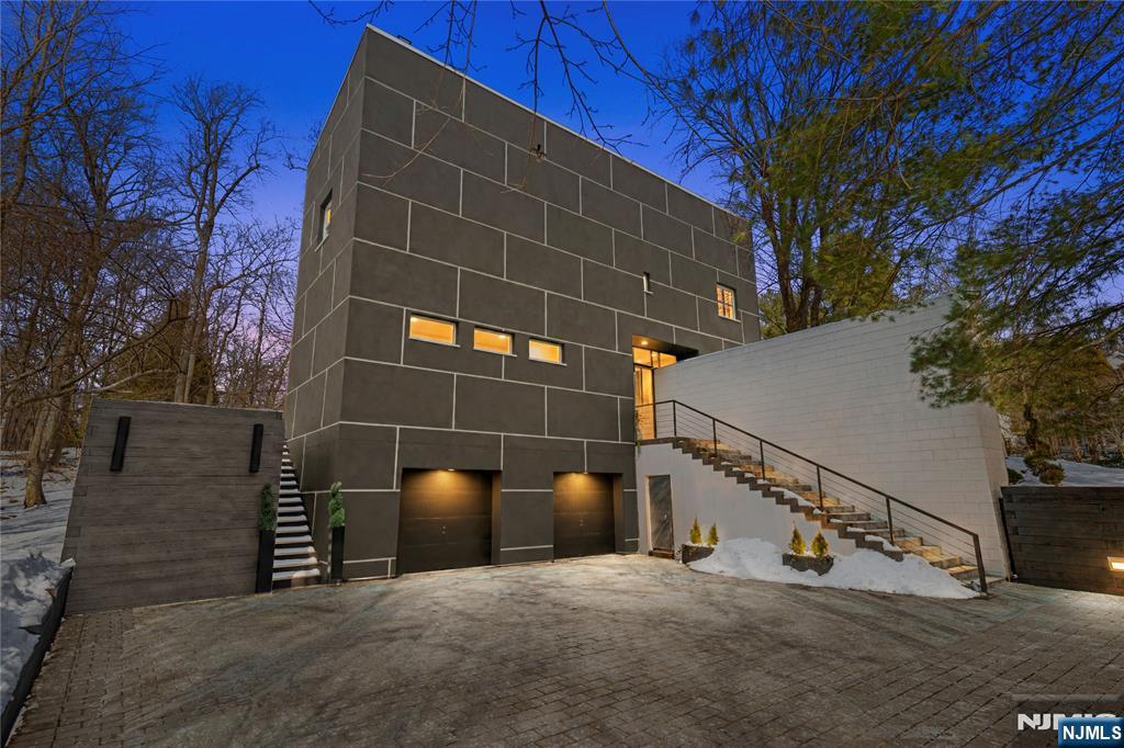 451 Mountain Avenue - Photo 2