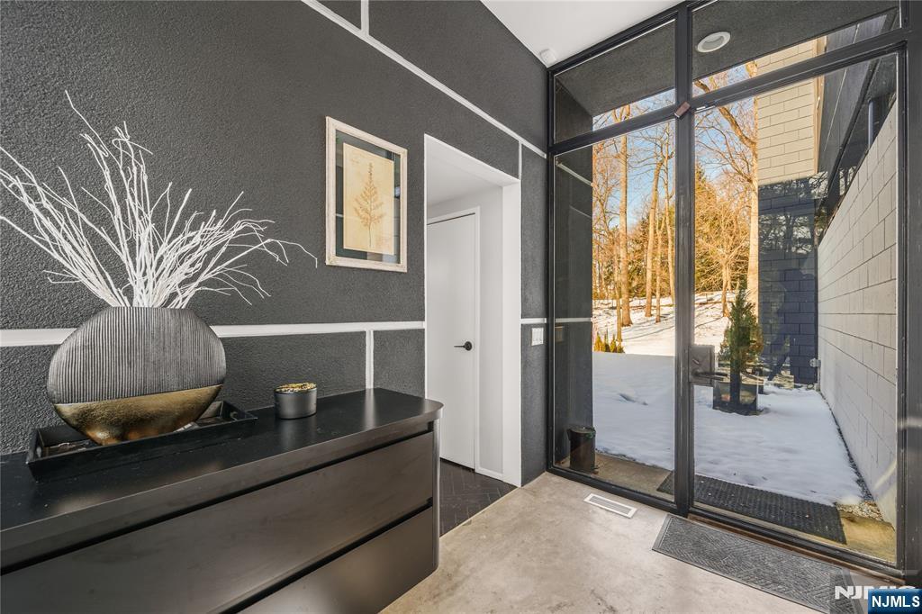 451 Mountain Avenue - Photo 5