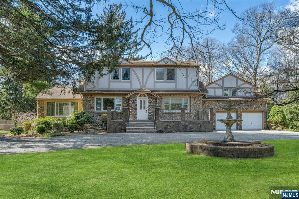 793 Iron Latch Road, Franklin Lakes, NJ, 07417