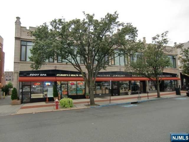20 N Van Brunt Street Office #6 - Photo 1