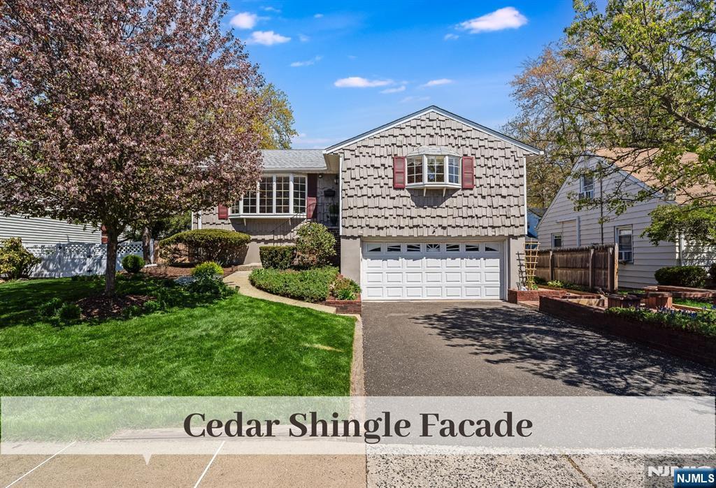 63 Moore Avenue - Photo 2
