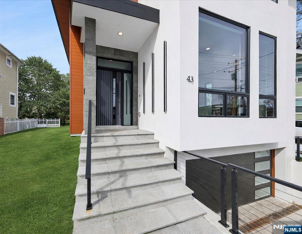 43 Grove Street - Photo 2