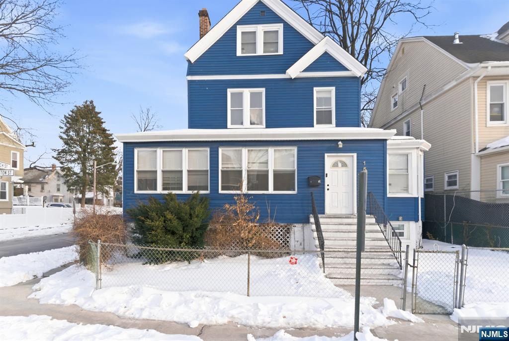 158 S Clinton Street - Photo 1
