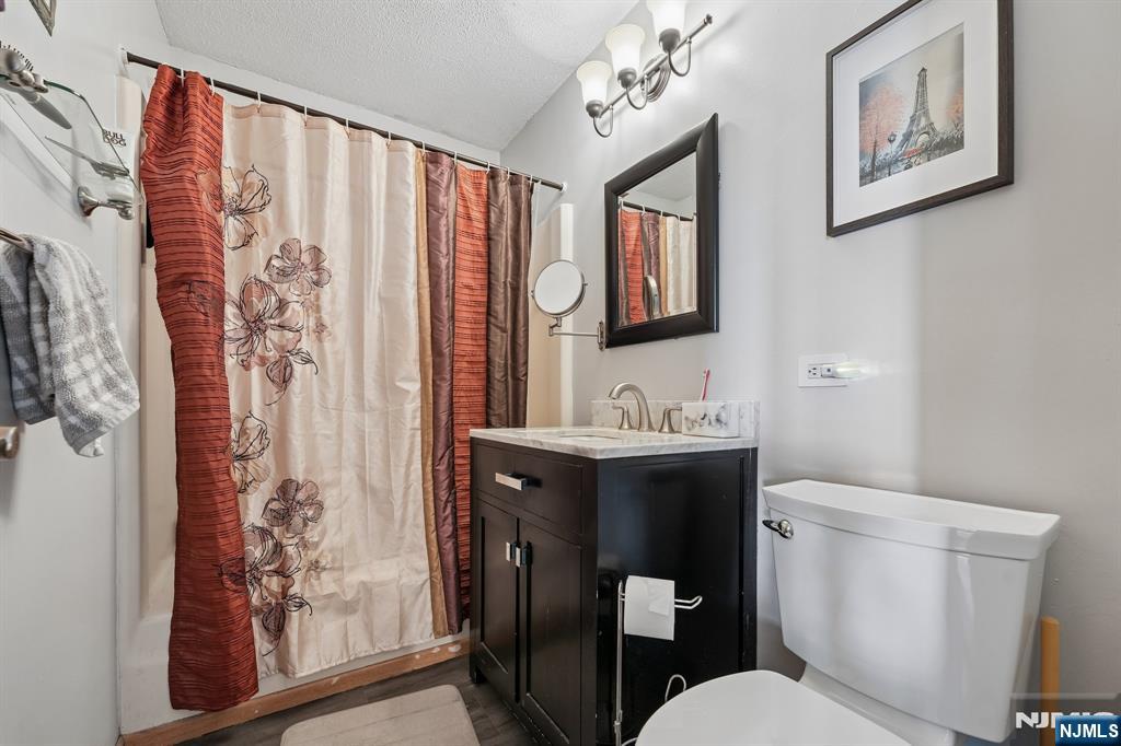 555 North Ave #8W, Fort Lee, NJ 07024