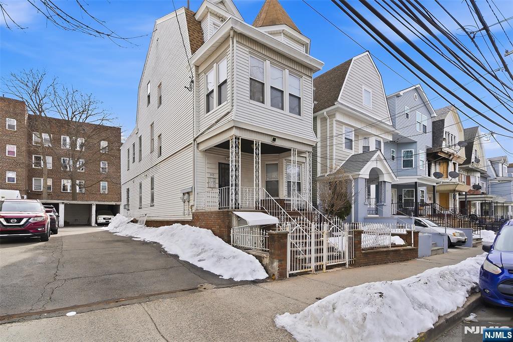 305 Clifton Avenue - Photo 4