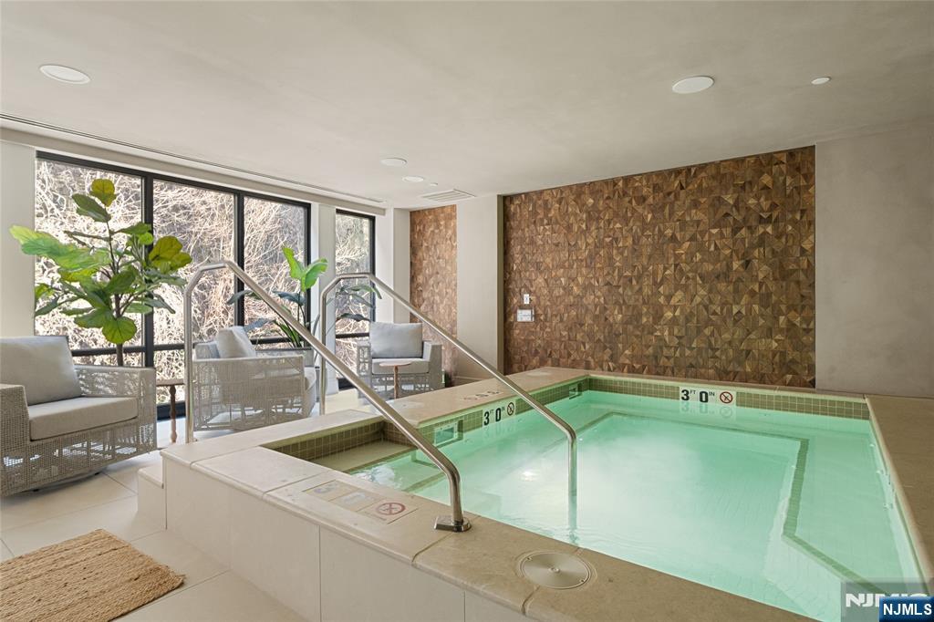 8701 Churchill Road #PH1501