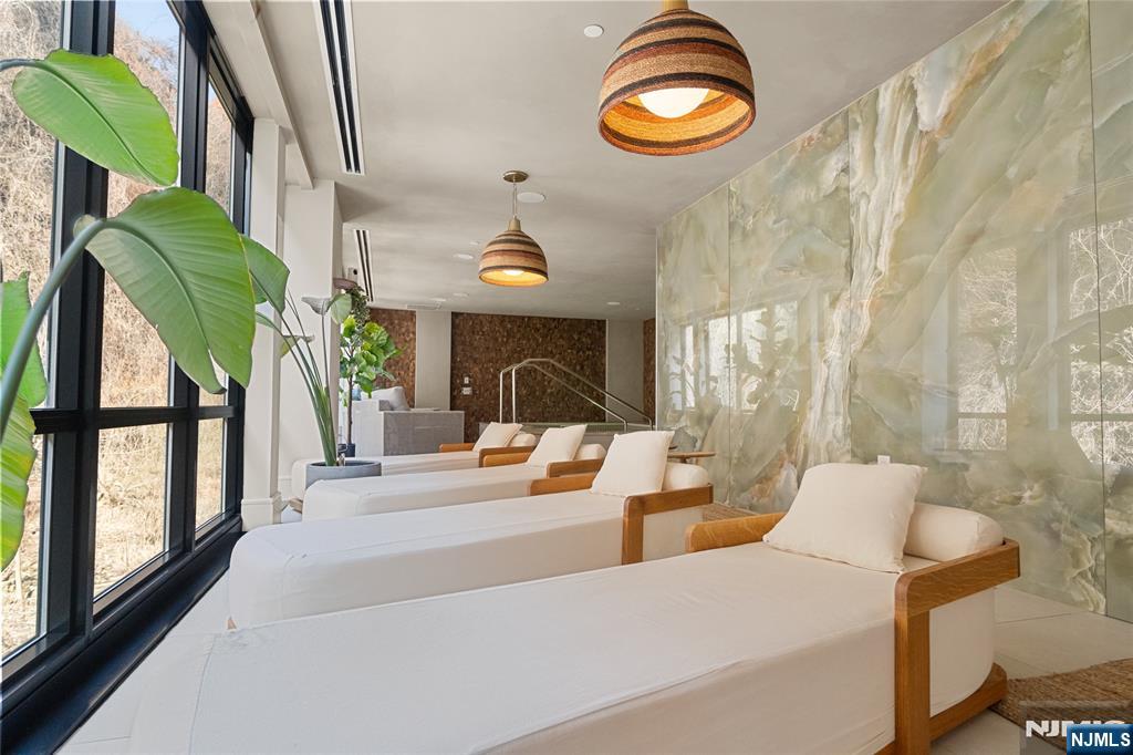 8701 Churchill Road #PH1501