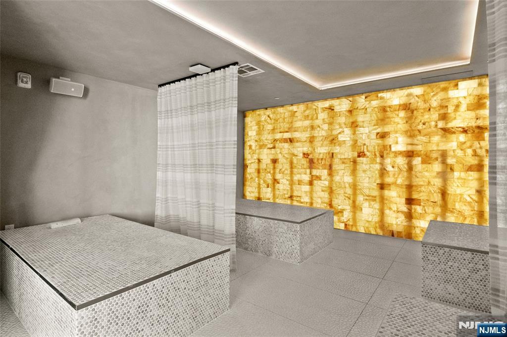 8701 Churchill Road #PH1501