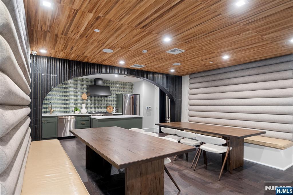 8701 Churchill Road #PH1501