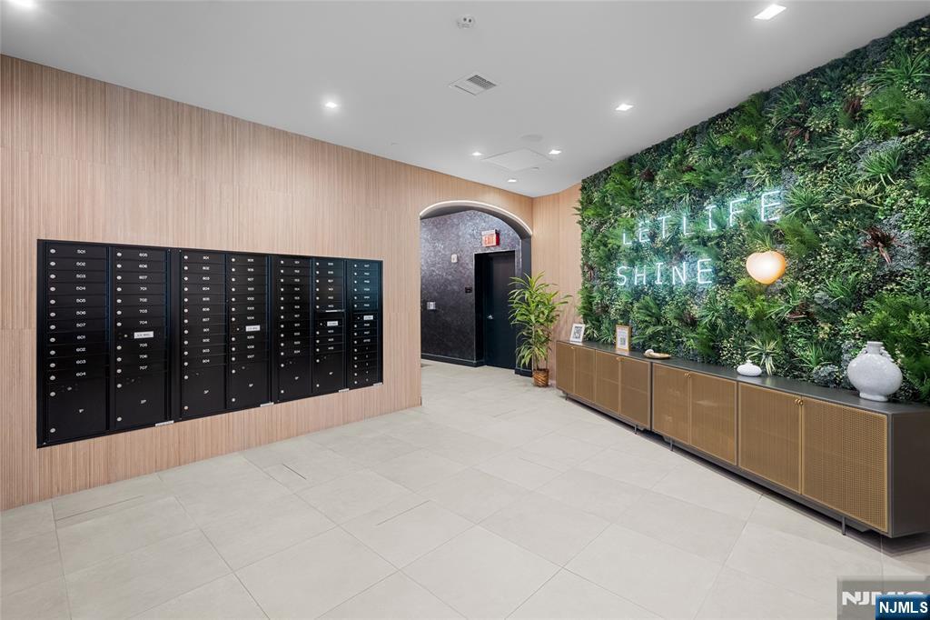 8701 Churchill Road #PH1501