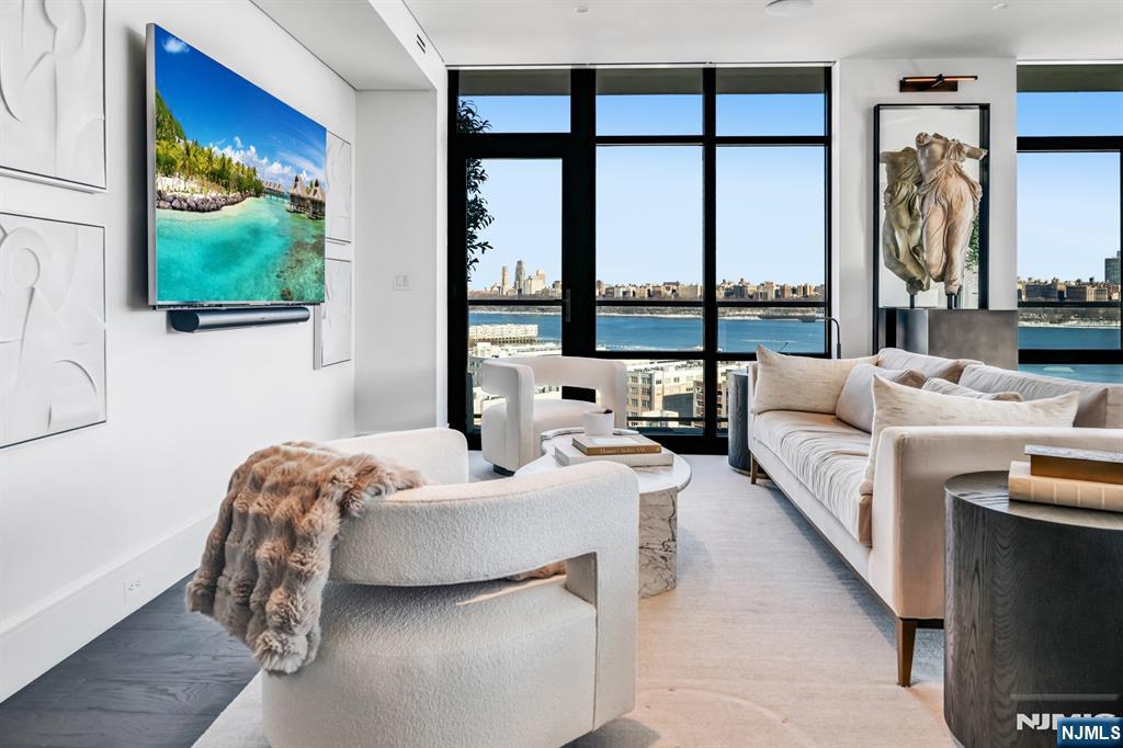 8701 Churchill Road #PH1501