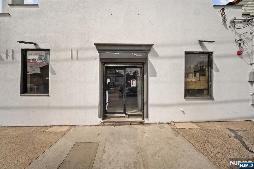 246-248 Paterson Avenue - Photo 5