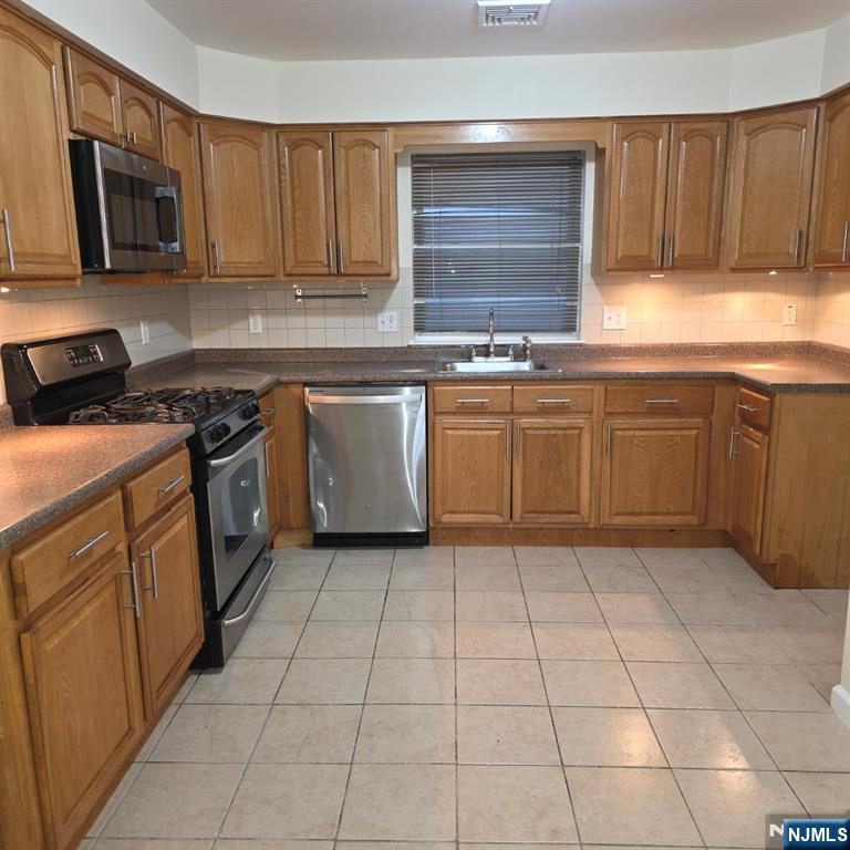 24 Van Vechten Street 2nd Fl. - Photo 5
