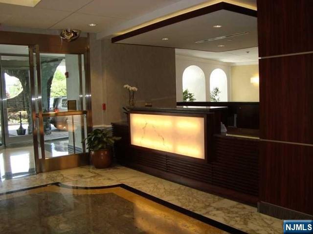 2100 Linwood Ave #15P, Fort Lee, NJ 07024