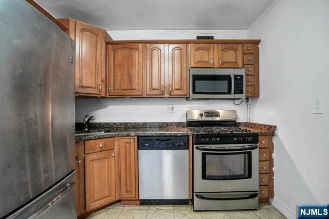 2100 Linwood Ave #15P, Fort Lee, NJ 07024