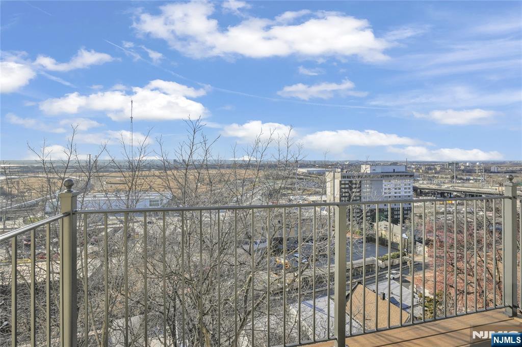 2601 Jane Street 404 - Photo 3