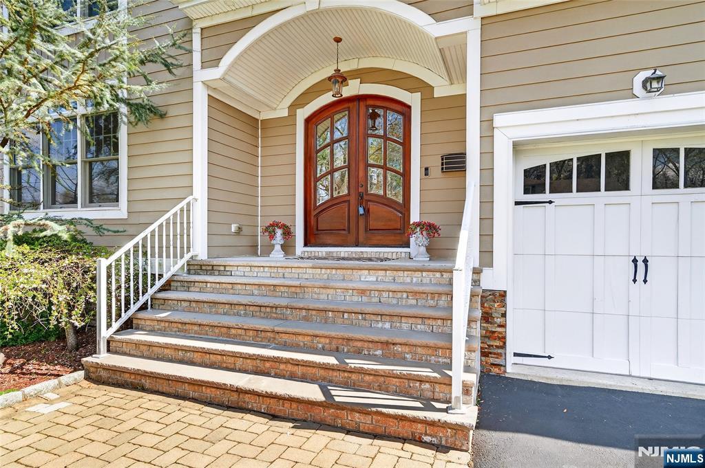 125 E Gramercy Place - Photo 3