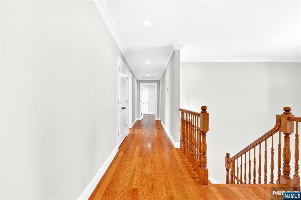 125 E Gramercy Place