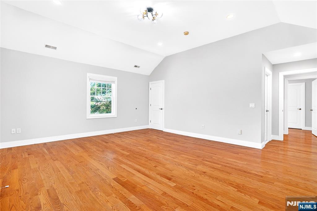 125 E Gramercy Place