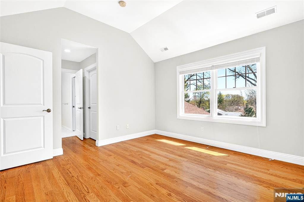 125 E Gramercy Place