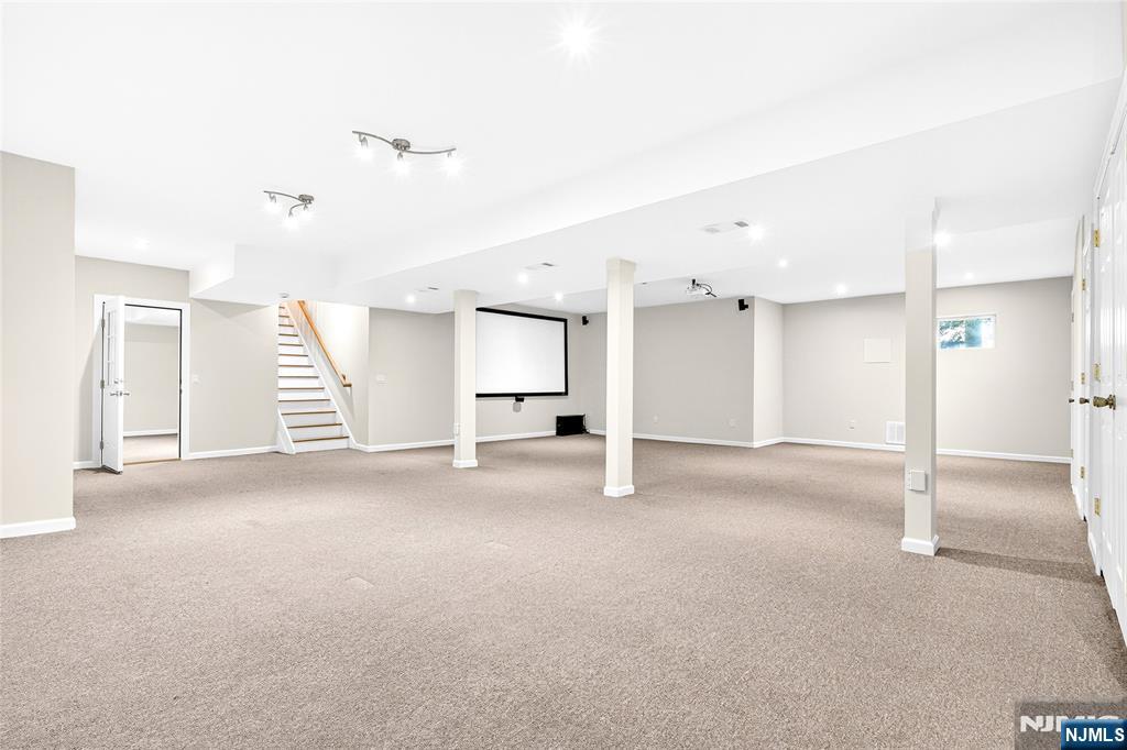 125 E Gramercy Place