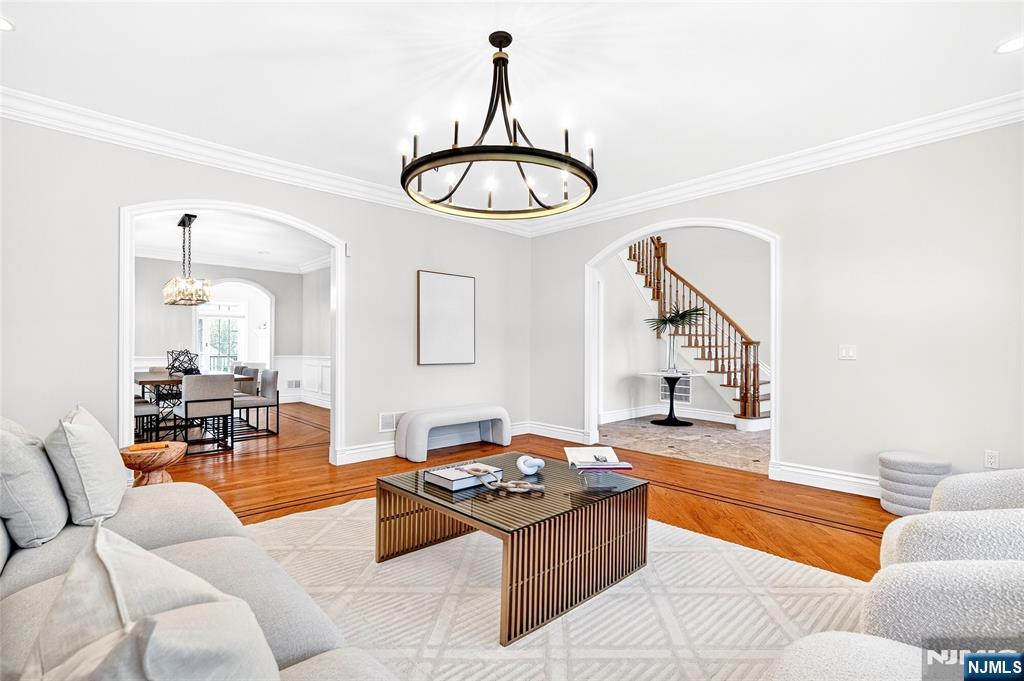 125 E Gramercy Place