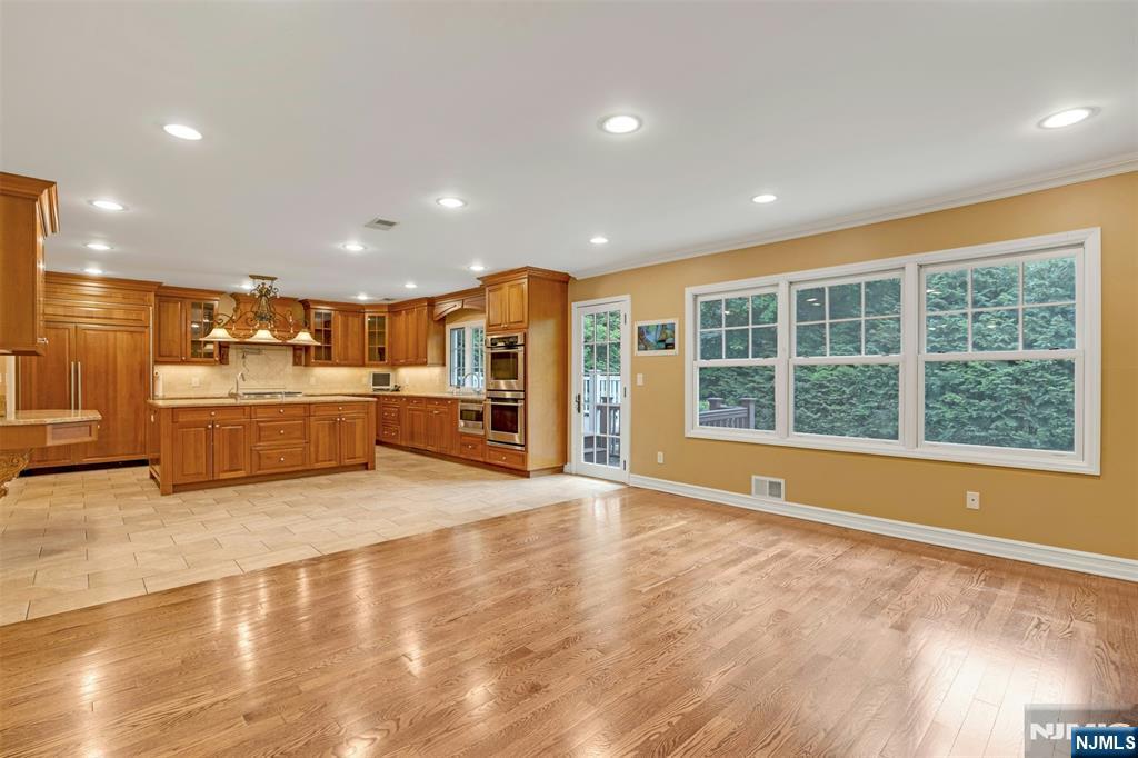 506 Sunderland Road - Photo 5