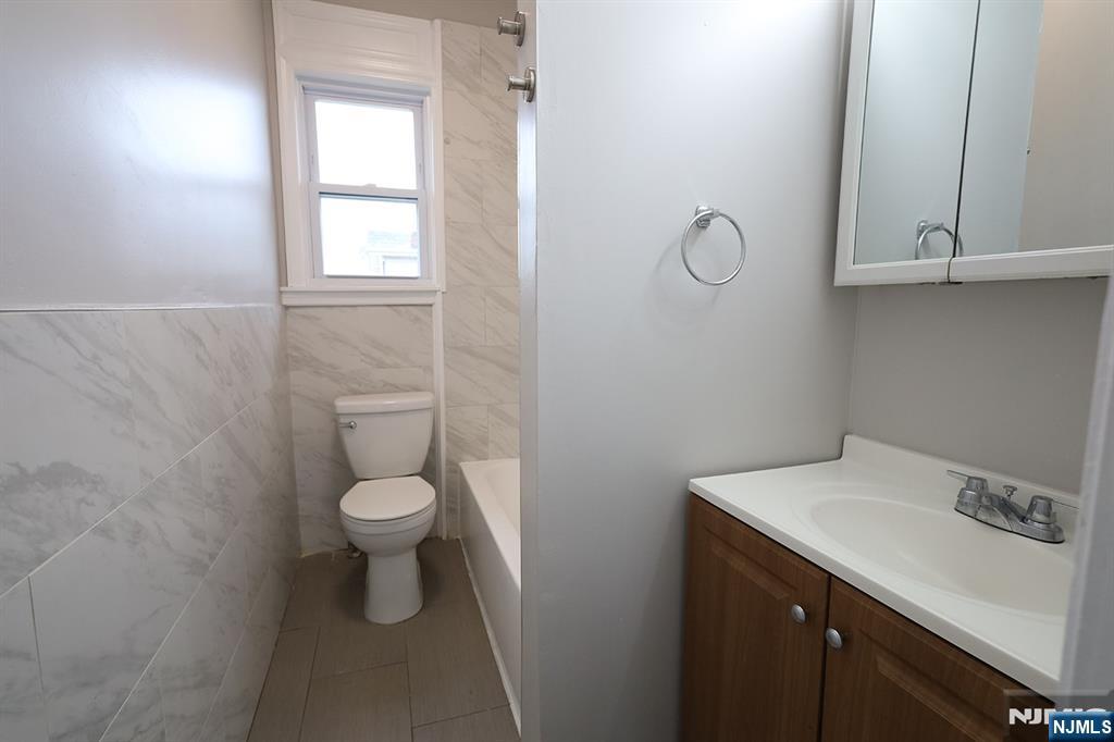 308 Milburn Avenue 2nd FL - Photo 15