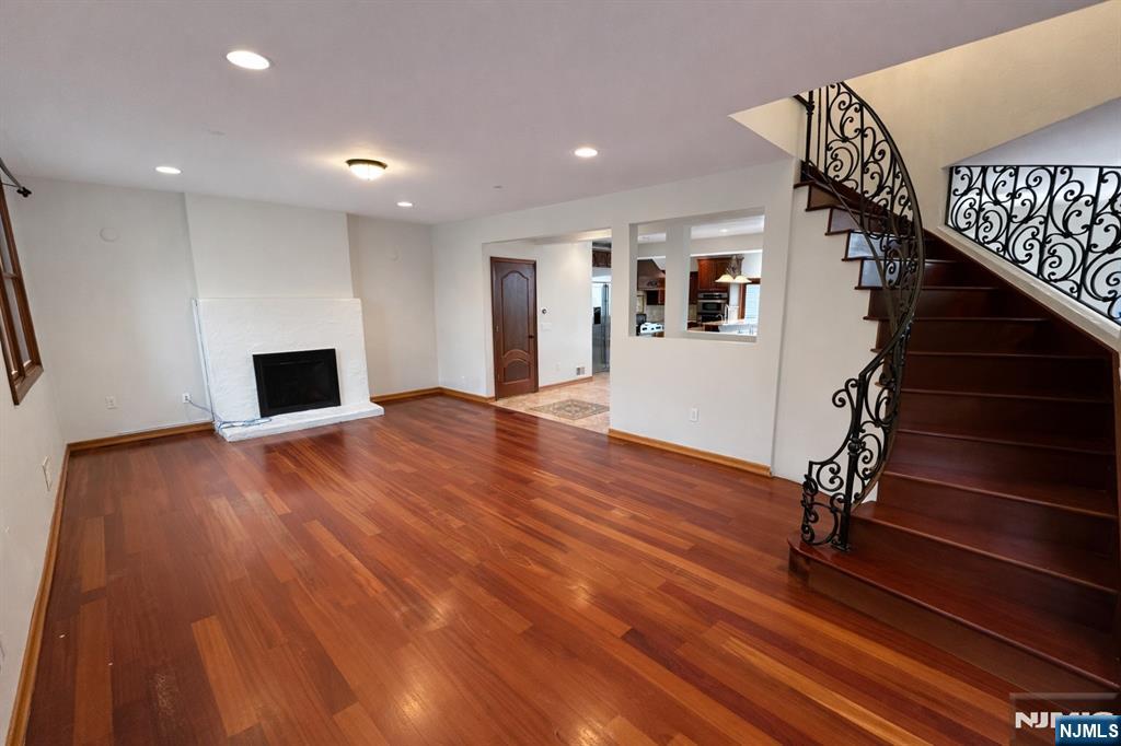 416 Oncrest Terrace - Photo 2