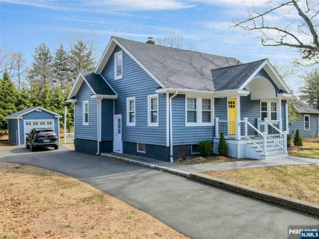8 Edgewood Avenue, Wyckoff, NJ, 07481