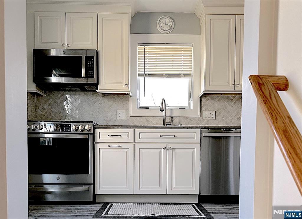 8 Edgewood Avenue, Wyckoff, NJ, 07481