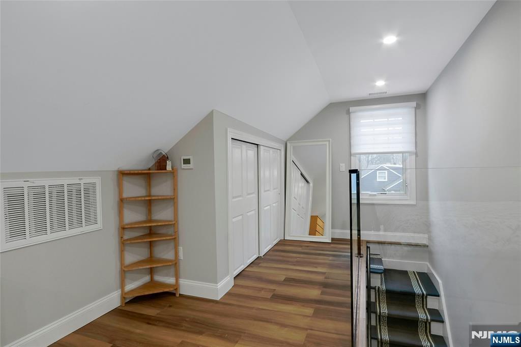 8 Edgewood Avenue, Wyckoff, NJ, 07481