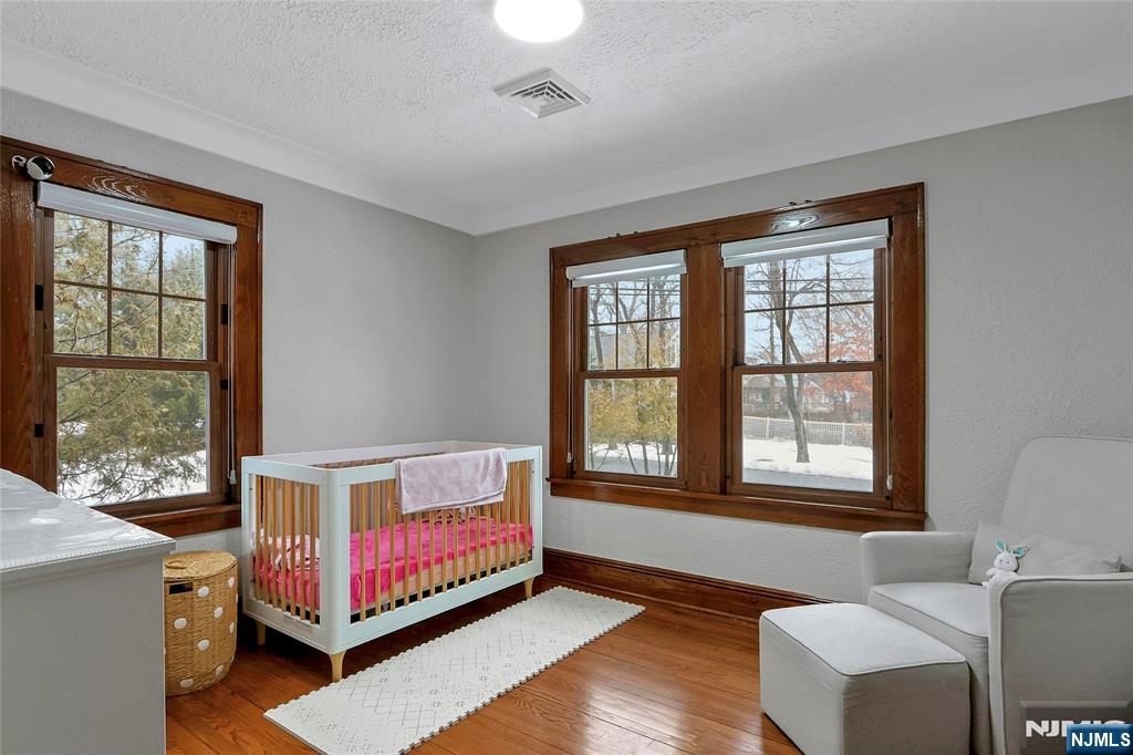 8 Edgewood Avenue, Wyckoff, NJ, 07481