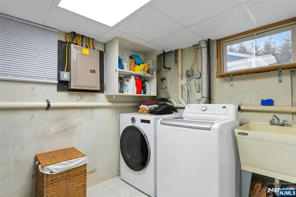 8 Edgewood Avenue, Wyckoff, NJ, 07481