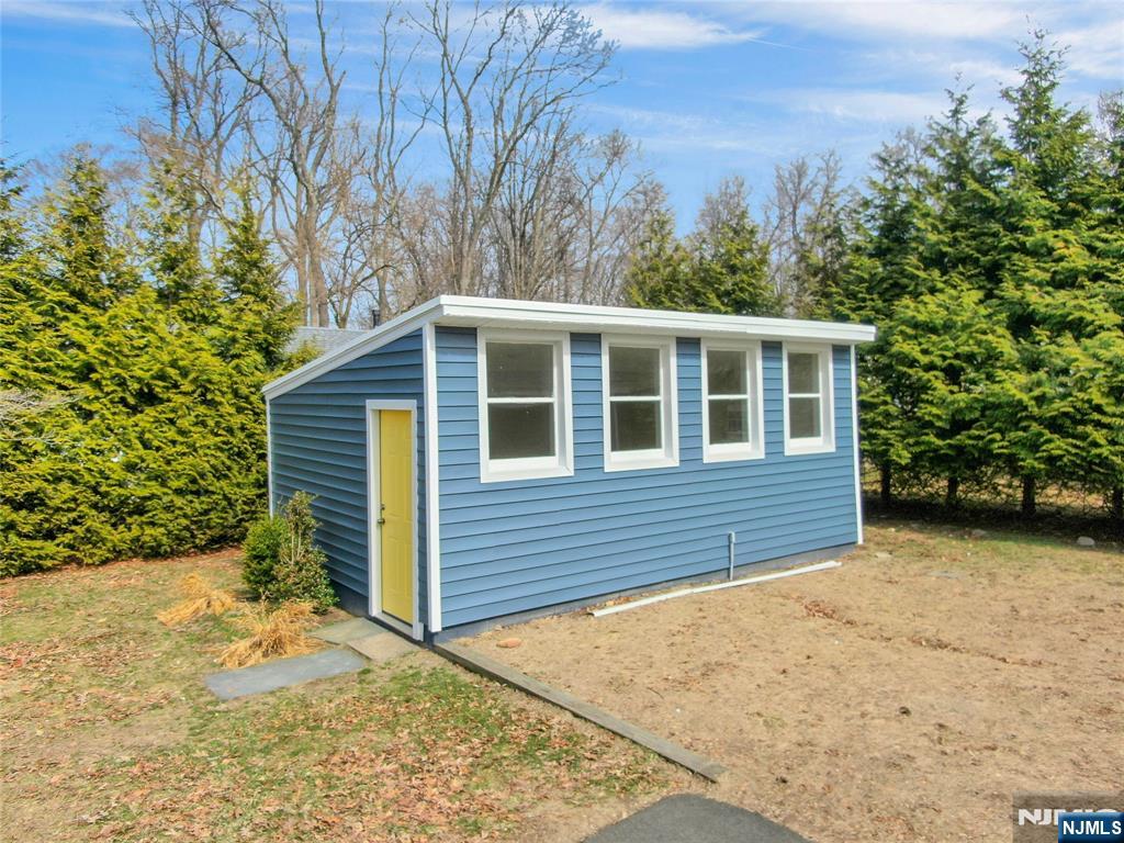 8 Edgewood Avenue, Wyckoff, NJ, 07481