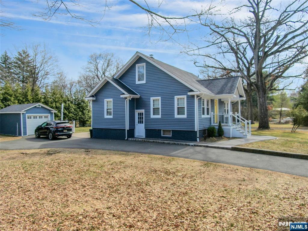 8 Edgewood Avenue, Wyckoff, NJ, 07481