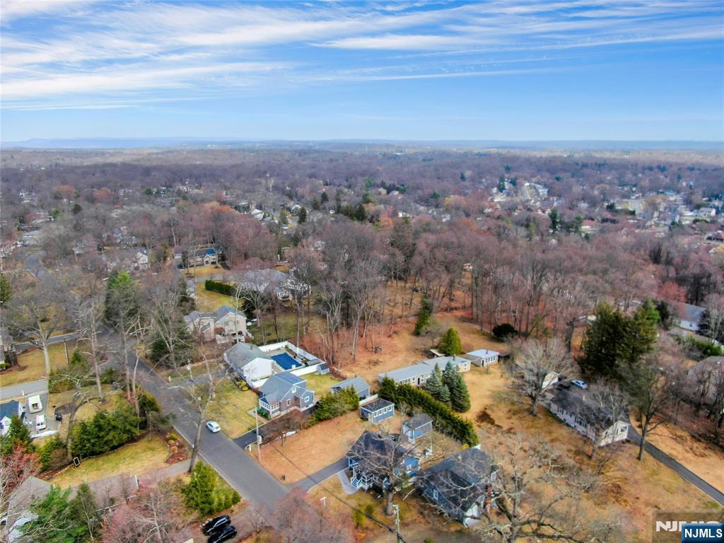 8 Edgewood Avenue, Wyckoff, NJ, 07481