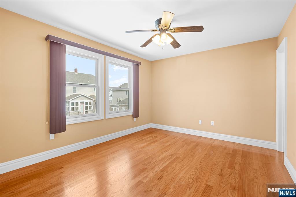 9 15th Avenue, Elmwood Park, NJ, 07407