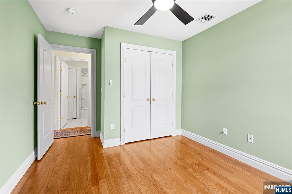 9 15th Avenue, Elmwood Park, NJ, 07407